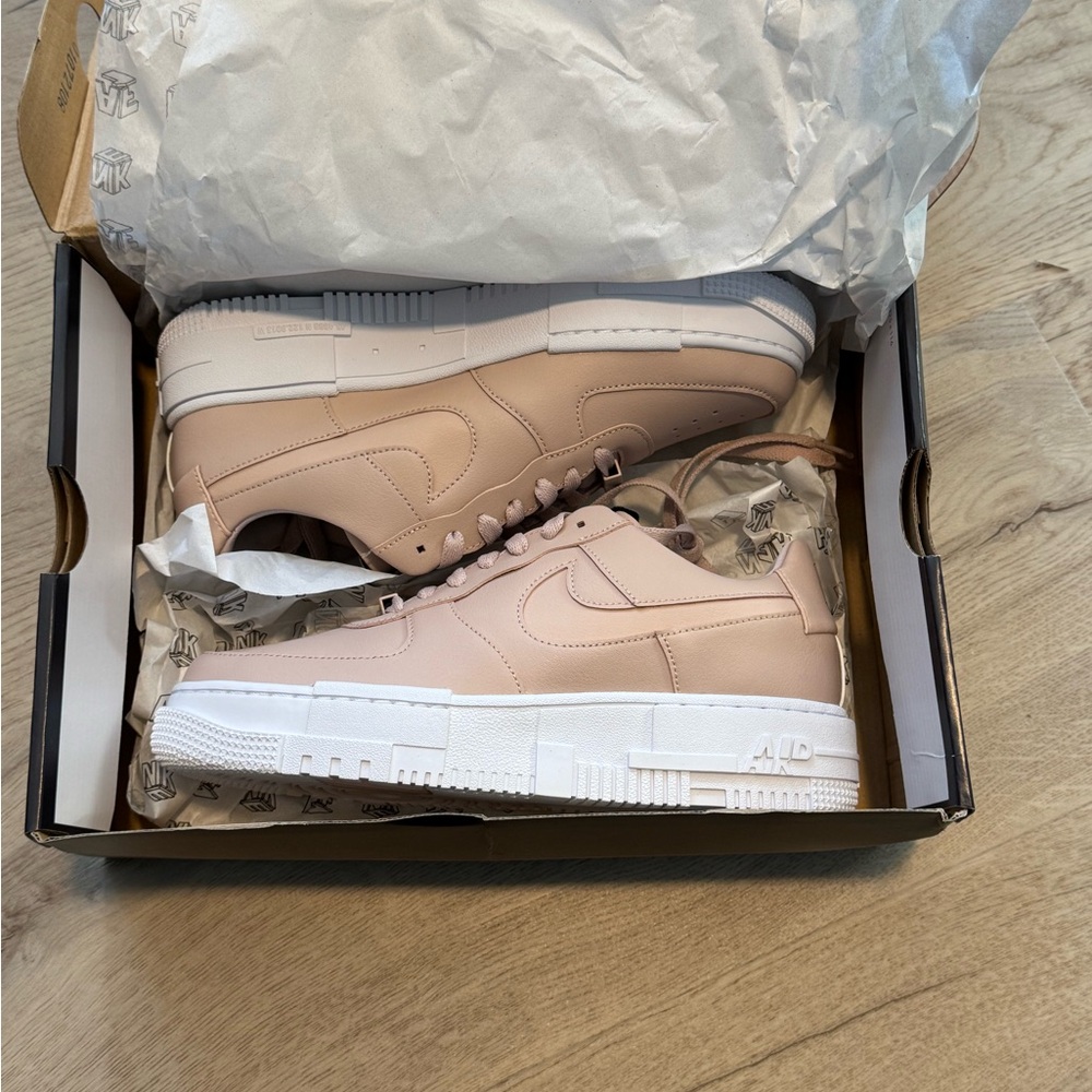Nike Women’s Pink Sneakers